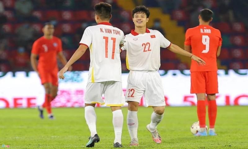 Danh sách các tuyển thủ bóng đá của đội tuyển Việt Nam